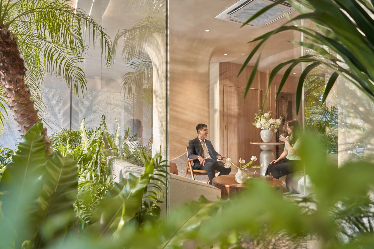 From Meetings to Wellness: A Business Traveller's Stay at Silverland Sil 1 Guests meeting in the lobby lounge at Silverland Sil, a business hotel on Thai Van Lung Street in Ho Chi Minh City
