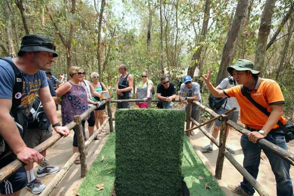 cu chi tunnel tour guide