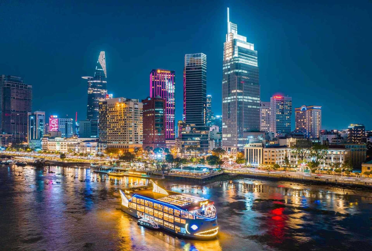 dinner cruise on saigon river