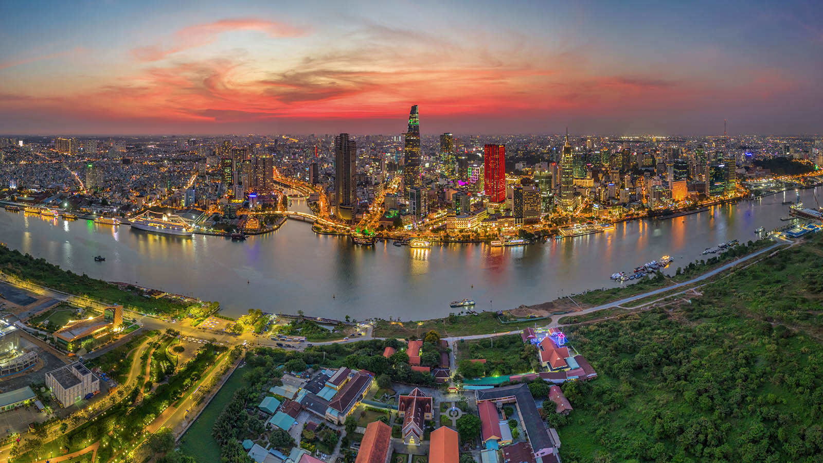 Saigon River – where the river lives the city