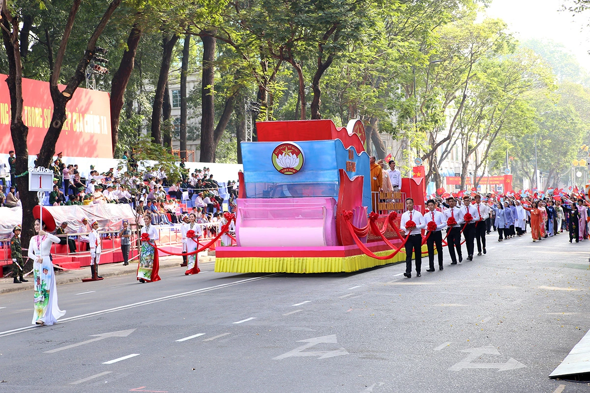 MANY EVENTS CELEBRATING THE 50TH ANNIVERSARY OF THE LIBERATION OF SOUTH VIETNAM IN HO CHI MINH CITY