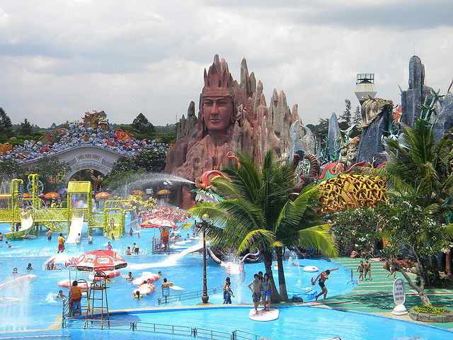 Suoi Tien Theme Park