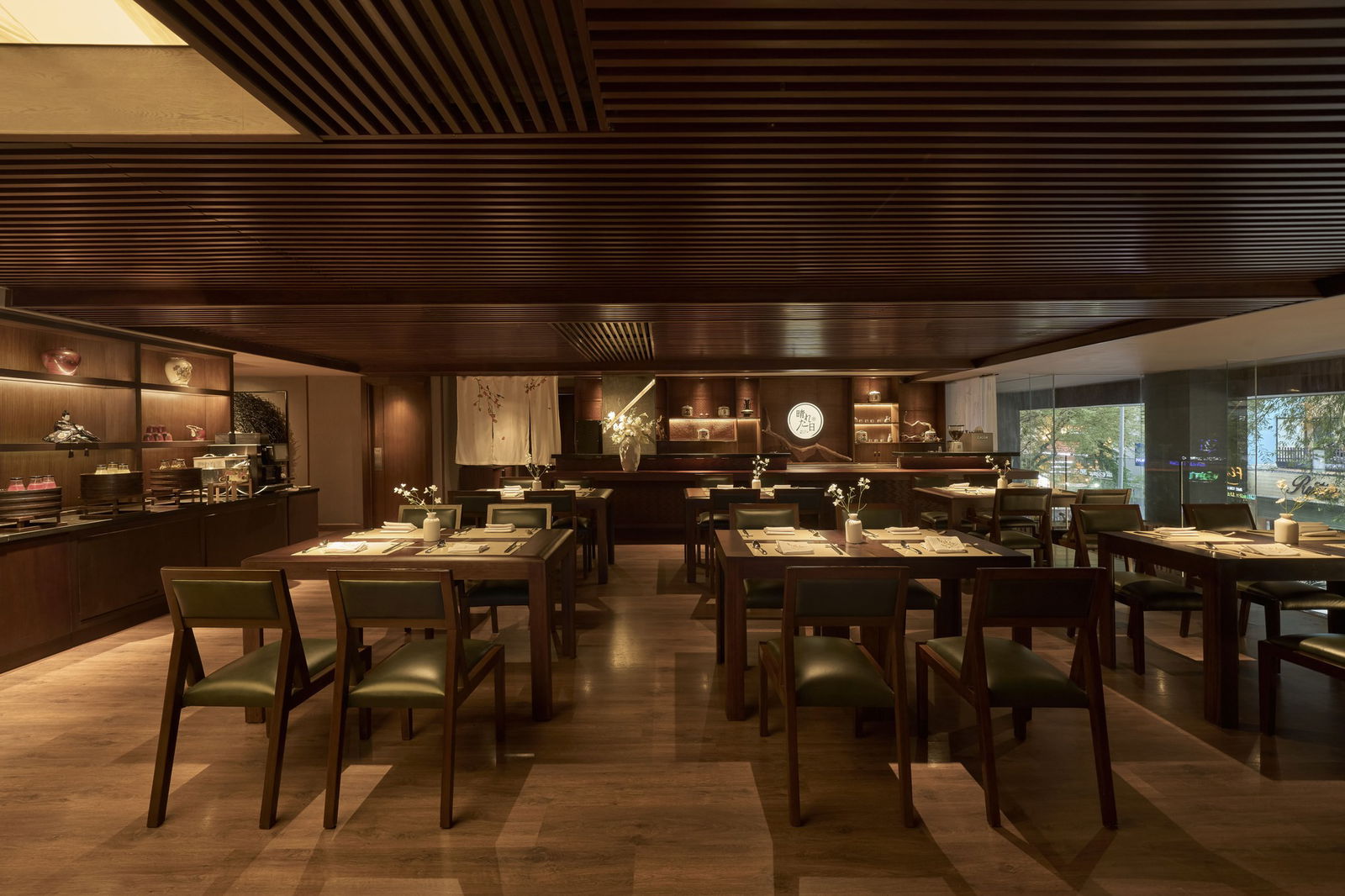 Restaurant 晴れた日 <br> (Hareta hi - A Fine Day) Restaurant 晴れた日 <br> (Hareta hi - A Fine Day)