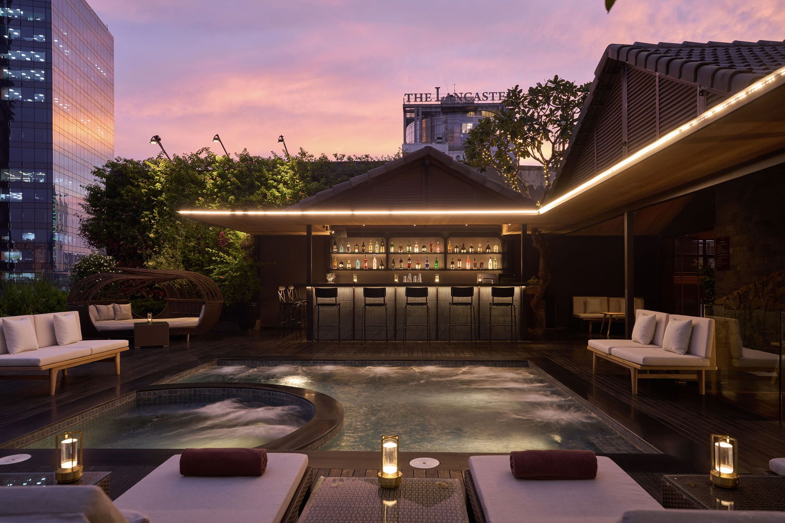 BAR オアシスサイゴン <br>(Oasis Saigon Bar) BAR オアシスサイゴン <br>(Oasis Saigon Bar)