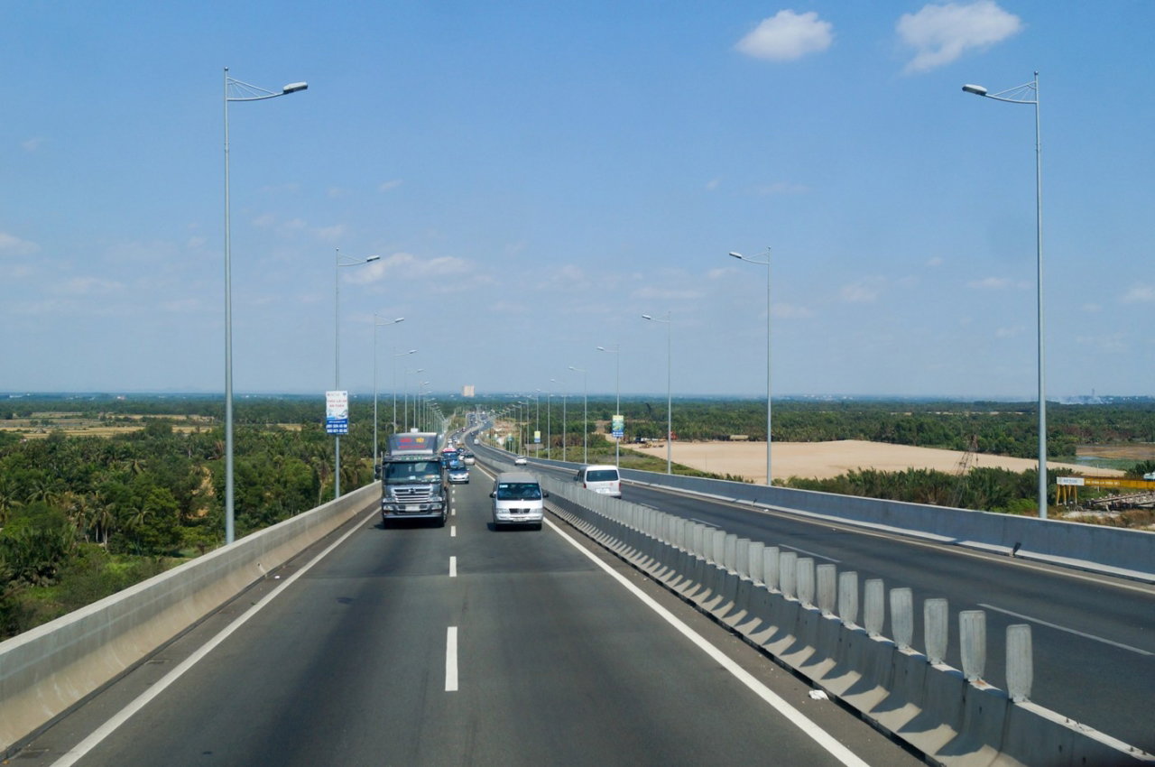 Sân Bay Long Thành Hay Tân Sơn Nhất: Chuyến Bay 2026 Của Bạn Hạ Cánh Ở Đâu? 3 Long Thanh vs Tan Son Nhat Airport HCMC Expressway HD