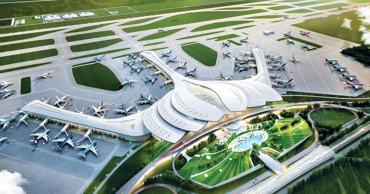 Long Thanh Airport to District 1 covers roughly 43 kilometers